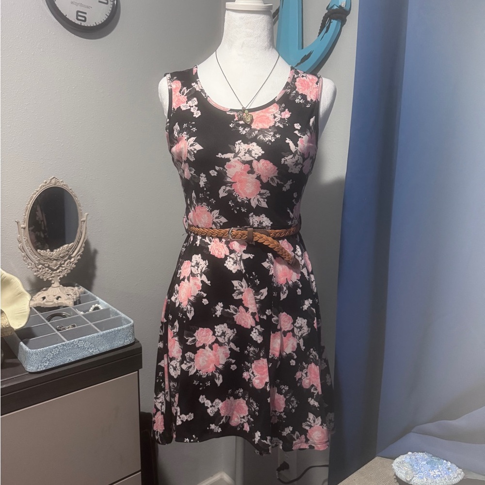 Floral Sleeveless Dress with belt- Black and Pink